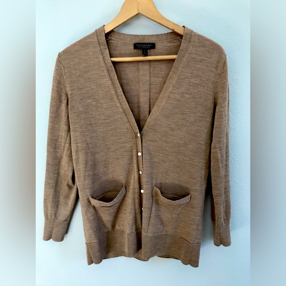 Banana Republic Merino Cardigan EUC Size petite small